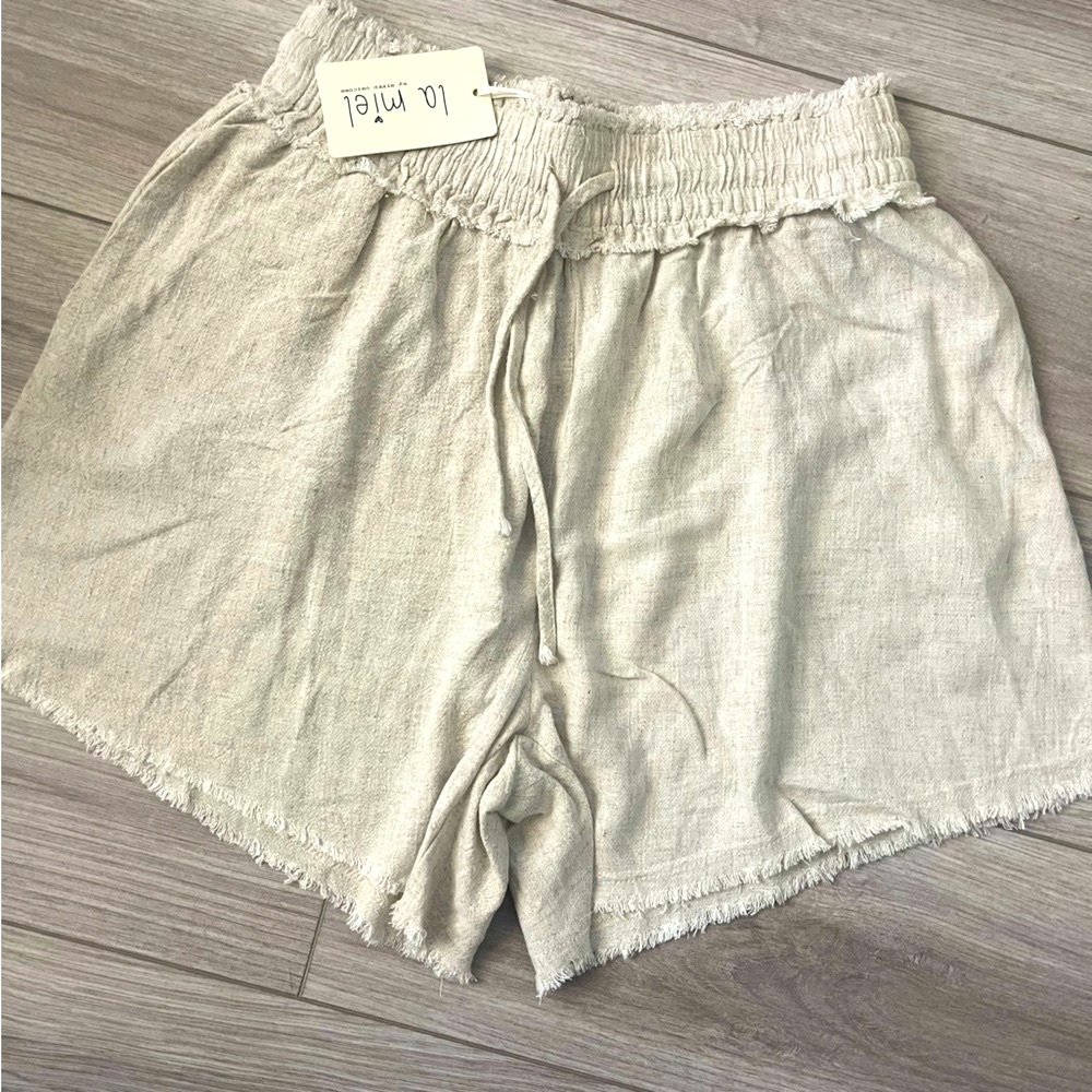 Linen Shorts with Fray Detail